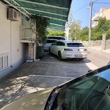 Apartments By The Sea Seget Vranjica, Trogir - 1051 *