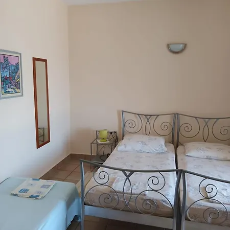 Apartments By The Sea Seget Vranjica, Trogir - 1051